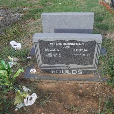 FOULDS Maans 1946-2008 &amp; Lesyja 1951-