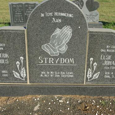STRYDOM Frederik Jacobus 1903-1996 &amp; Elsie Maria Johanna FOUCHE 1907-1989
