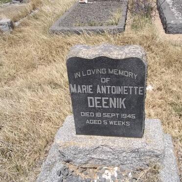DEENIK Marie Antoinette -1945