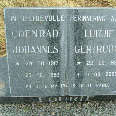 FOURIE Coenraad Johannes 1917-1992 &amp; Luitjie Gertruida 1921-2000