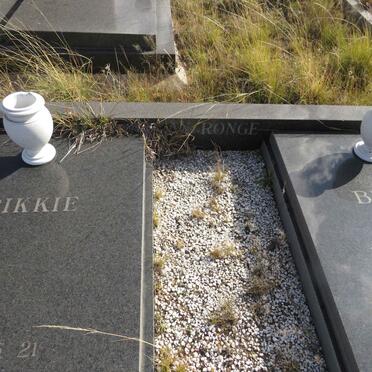 RONGE Frikkie 1921-1979 & Bettie 1928-2018_1 