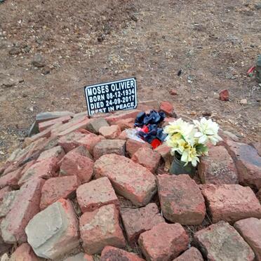 OLIVIER Moses 1934-2017