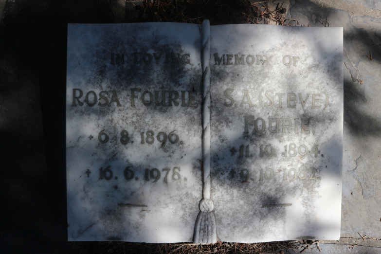 FOURIE S.A. 1804-1982 &amp; Rosa 1896-1978