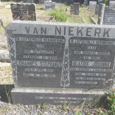 NIEKERK Johannes Stephanus, van 1892-1952 &amp; Beatrix Johanna BAKKES 1893-1979