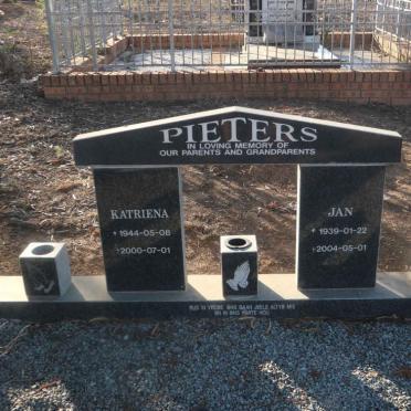 PIETERS Jan 1939-2004 &amp; Katriena 1944-2000