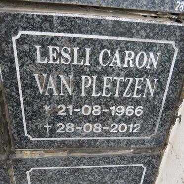 PLETZEN Lesli Caron, van 1966-2012