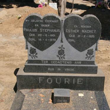 FOURIE Paulus Stephanus 1901-1973 &amp; Esther Magret 1920-