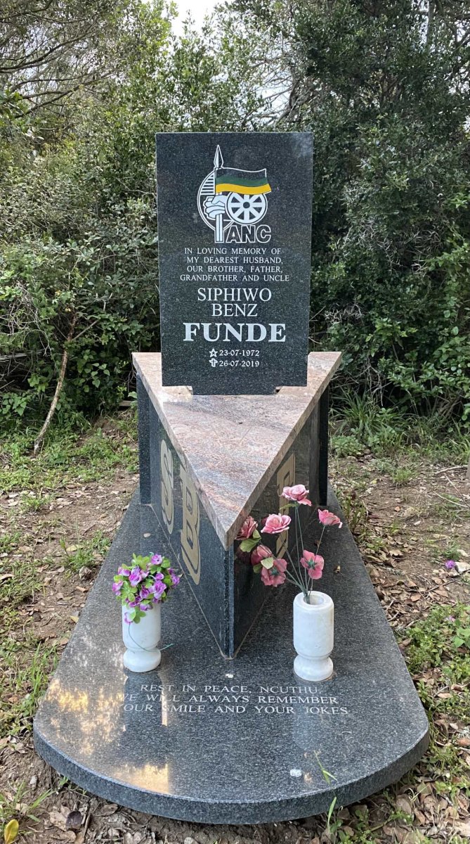 FUNDE Siphiwo Benz 1972-2019