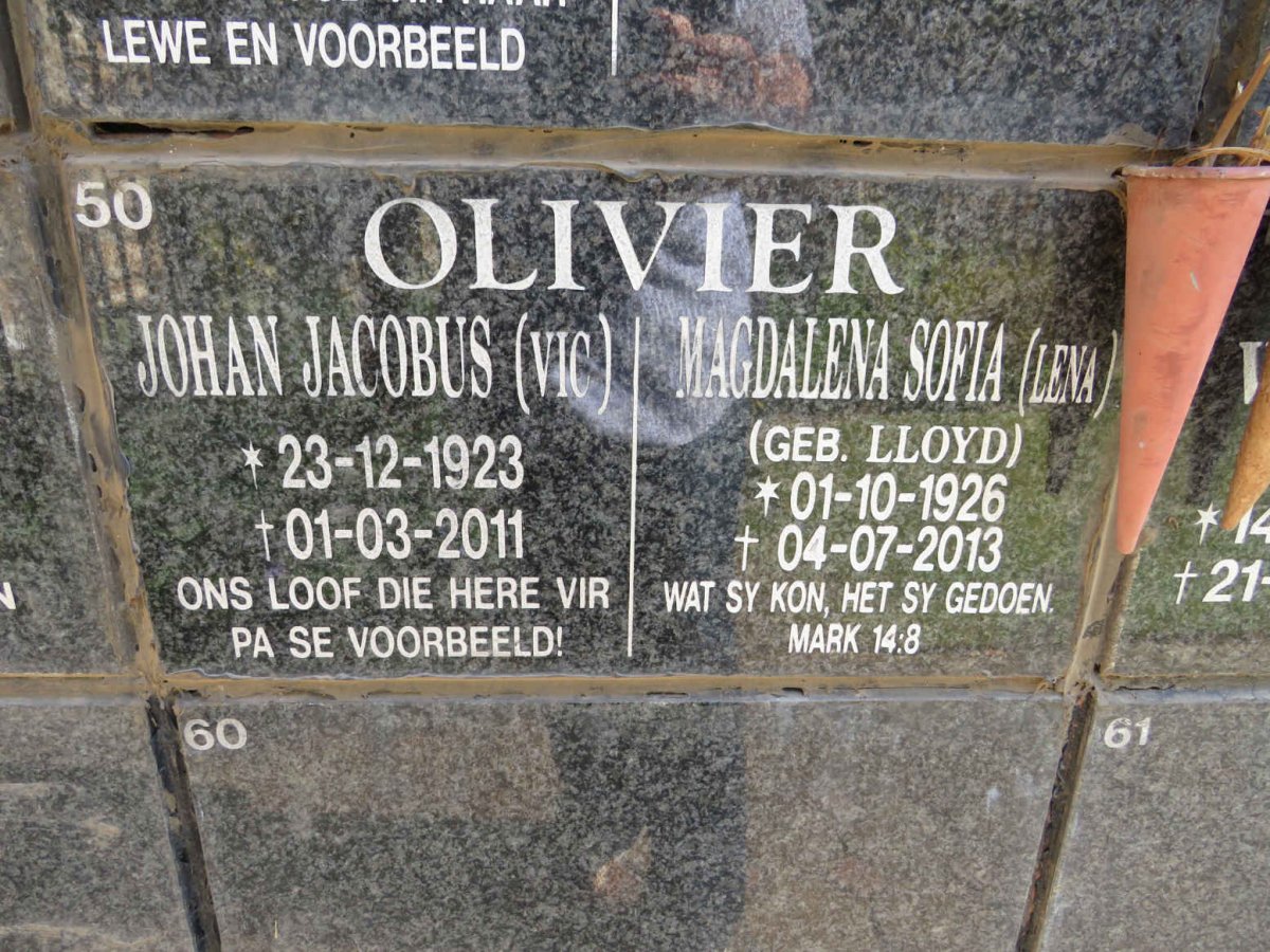 OLIVIER Johan Jacobus 1923-2011 &amp; Magdalena Sofia LLOYD 1926-2013