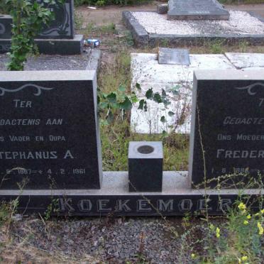 KOEKEMOER Stepanus A. 1887-1961 &amp; Frederika J. 1888-1975