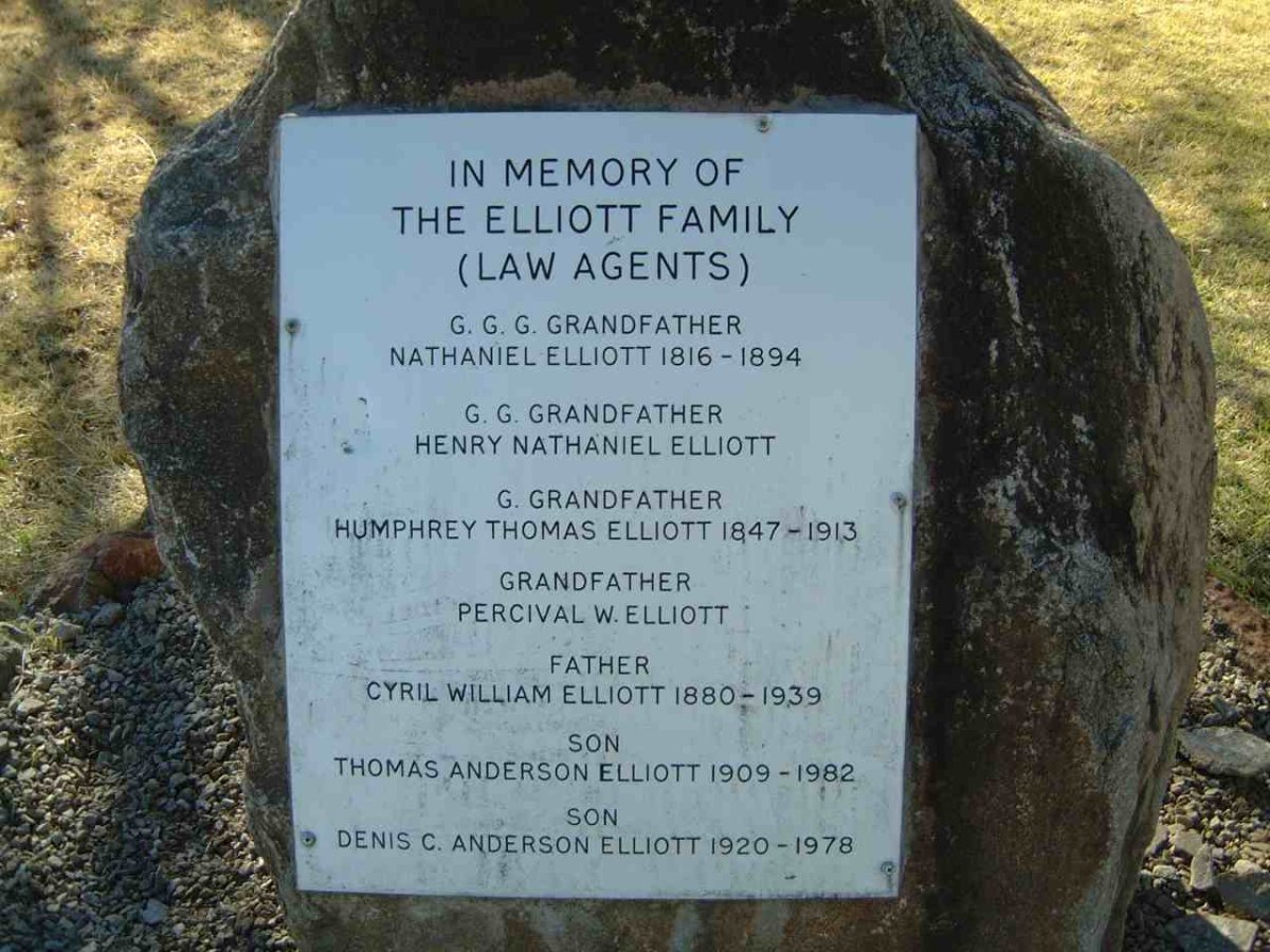 ELLIOTT family