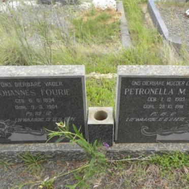 FOURIE Johannes 1894-1964 &amp; Petronella M. 1903-1981