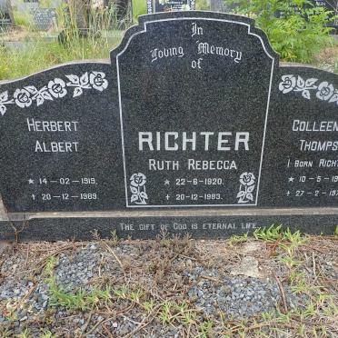 RICHTER Herbert Albert 1919-1989 :: RICHTER Ruth Rebecca 1920-1983 :: THOMPSON Colleen Ruth nee RICHTER 1945-1979