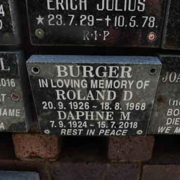 BURGER Roland D. 1926-1968 &amp; Daphne M. 1924-2018