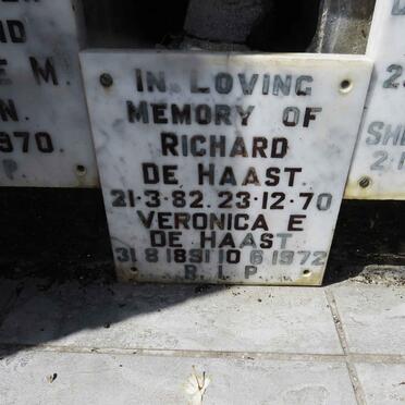 HAAST Richard, de 1882-1970 &amp; Veronica E. 1891-1972