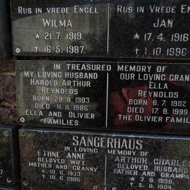 REYNOLDS Harold Arthur 1903-1986 & Ella 1902-1999