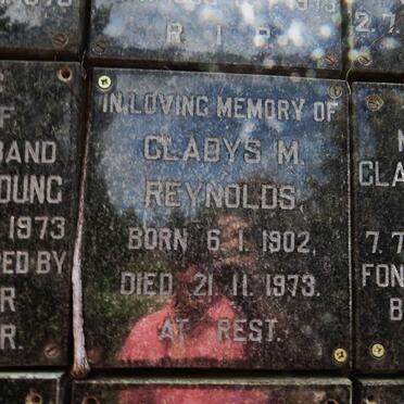 REYNOLDS Gladys M. 1902-1973