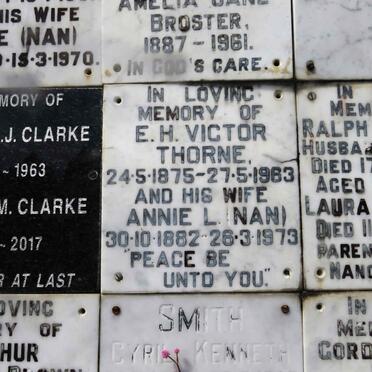 THORNE E.H. Victor 1875-1963 &amp; Annie L. 1882-1973