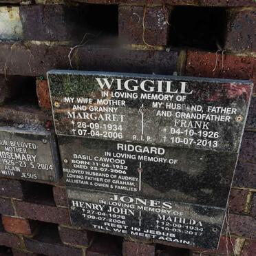 WIGGILL Frank 1926-2013 &amp; Margaret 1934-2006