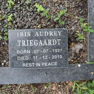 TRIEGAARDT Iris Audrey 1927-2010