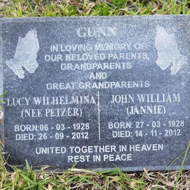 GUNN John William 1928-2012  &amp; Lucy Wilhelmina PETZER 1928-2012
