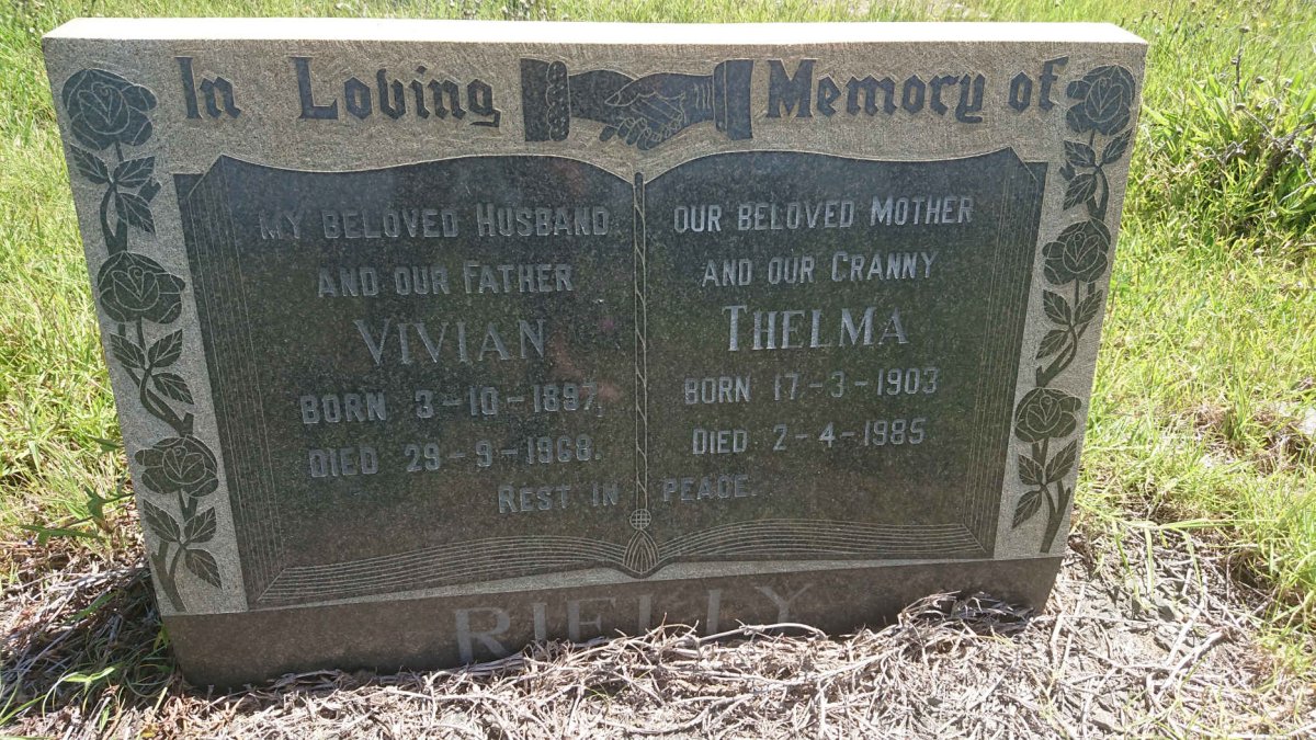 RIELLY Vivian 1897-1968 &amp; Thelma 1903-1985