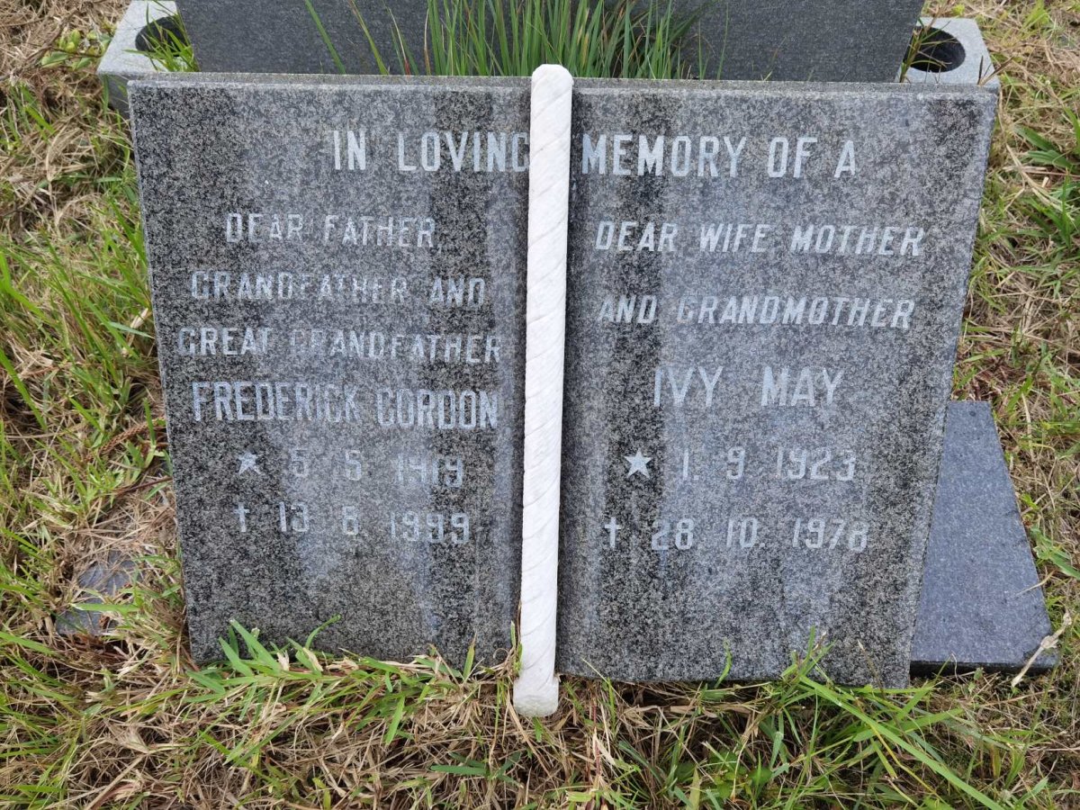 BREWER Frederick Gordon 1919-1999 & Ivy May 1923-1978