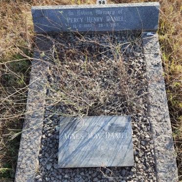 DANIEL Percy Henry 1885-1967 &amp; Agnes May 1890-1973 