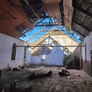 Eastern Cape, ENGCOBO district, KuQwebeqwebe, Old Main Mission Church, Single grave