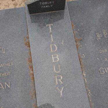 TIDBURY Aubrey Aidan 1916-1965 &amp; Gwendoline May 1917-2001