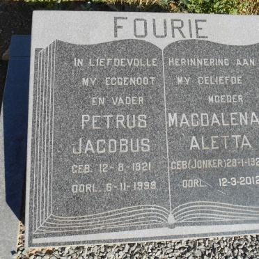 FOURIE Petrus Jacobus 1921-1999 &amp; Magdalena Aletta JONKER 1927-2012
