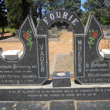 FOURIE Ockert Petrus Jacobus 1925-2005 &amp; Izy Johanna PITOUT 1932-1994