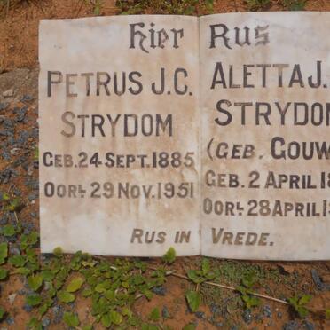 STRYDOM Petrus J.C. 1885-1951 &amp; Aletta J.S. GOUWS 1891-1953
