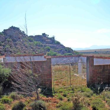 Eastern Cape, GRAAFF-REINET district, Damesfontein, Beentjesvalley Ruigte Valley & Damonsfontein 42, farm cemetery