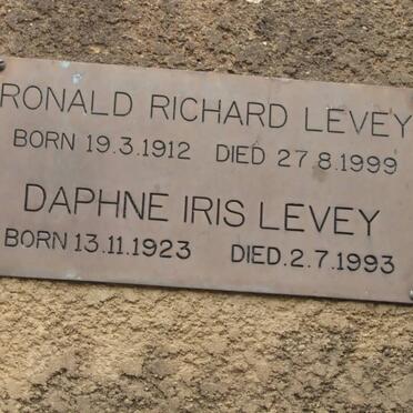 LEVEY Ronald Richard 1912-1999 &amp; Daphne Iris 1923-1993