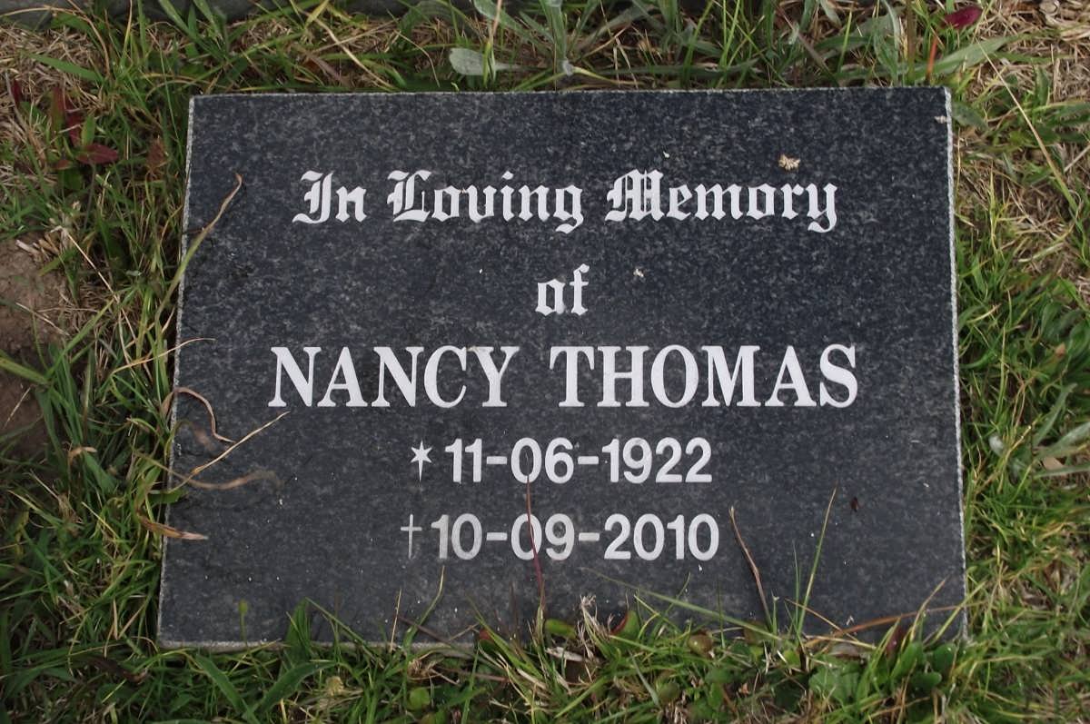 THOMAS Nancy 1922-2010