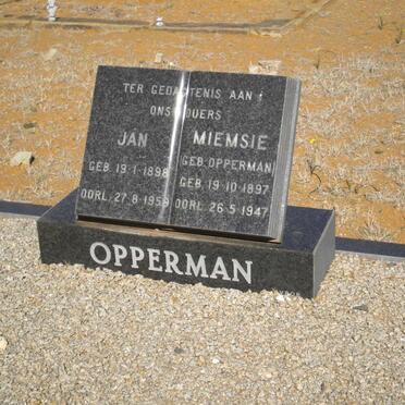 OPPERMAN Jan 1898-1959 &amp; Miemsie OPPERMAN 1897-1947