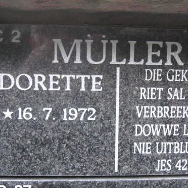 MULLER Dorette 1972-