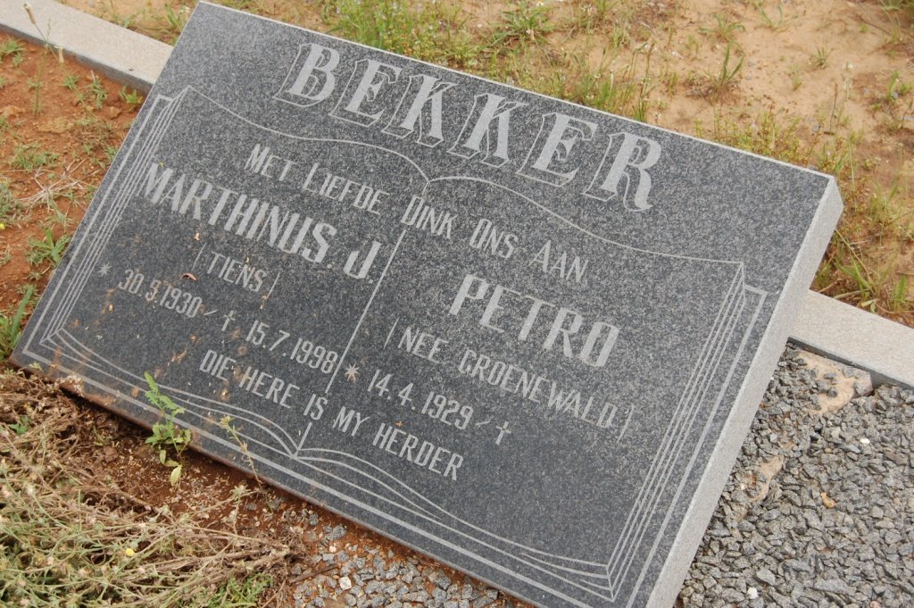 BEKKER Marthinus J. 1930-1998 &amp; Petro GROENEWALD 1929-
