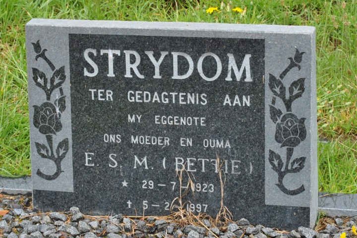 STRYDOM E.S.M. 1923-1997