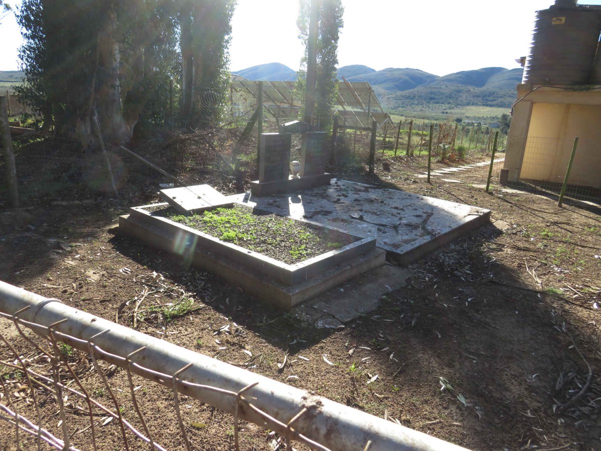 3. Overview of two graves next to the church building