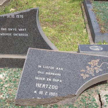 HERTZOG 1905-1976 &amp; Sannie 1907-1975