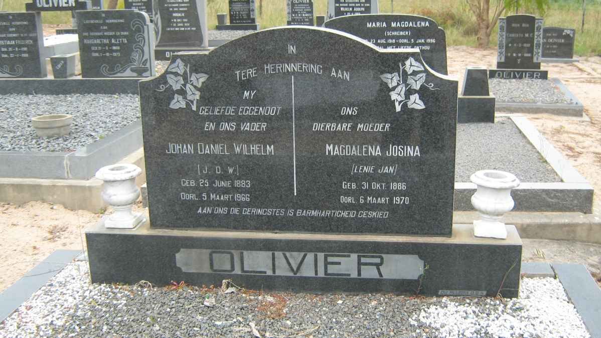 OLIVIER Johan Daniel Wilhelm 1883-1966 &amp; Magdalena Josina 1886-1970