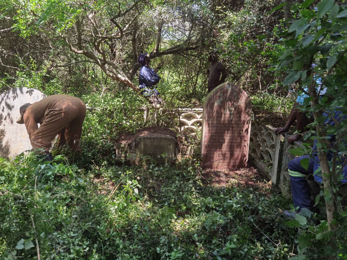2. Enclosed area in the bush where Rev Donald MACLEOD -1878 was buried