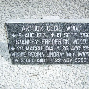 WOOD Arthur Cecil 1912-1966 :: WOOD Stanley Frederick 1914-1915 :: LINDSAY Winnie Regina nee WOOD 1916-2009