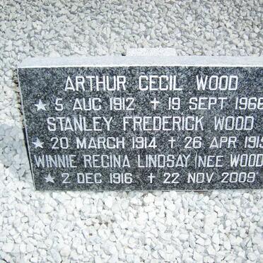 WOOD Arthur Cecil 1912-1966 :: WOOD Stanley Frederick 1914-1915 :: LINDSAY Winnie Regina nee WOOD 1916-2009