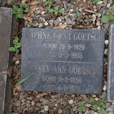 GOETSCH Daphne Urna 1929-1998 :: GOETSCH Lesley Ann 1956-1978