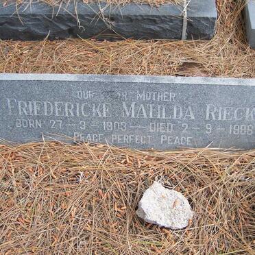 RIECK Edward Michael 1883-1964 &amp; Friedericke Matilda 1903-1988