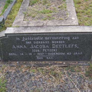 DEETLEFS Johan Hendrik -1942 &amp;  Anna Jacoba PETZER -1937