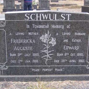 SCHWULST Edward 1885-1962 &amp; Friedericka Auguste 1889-1986
